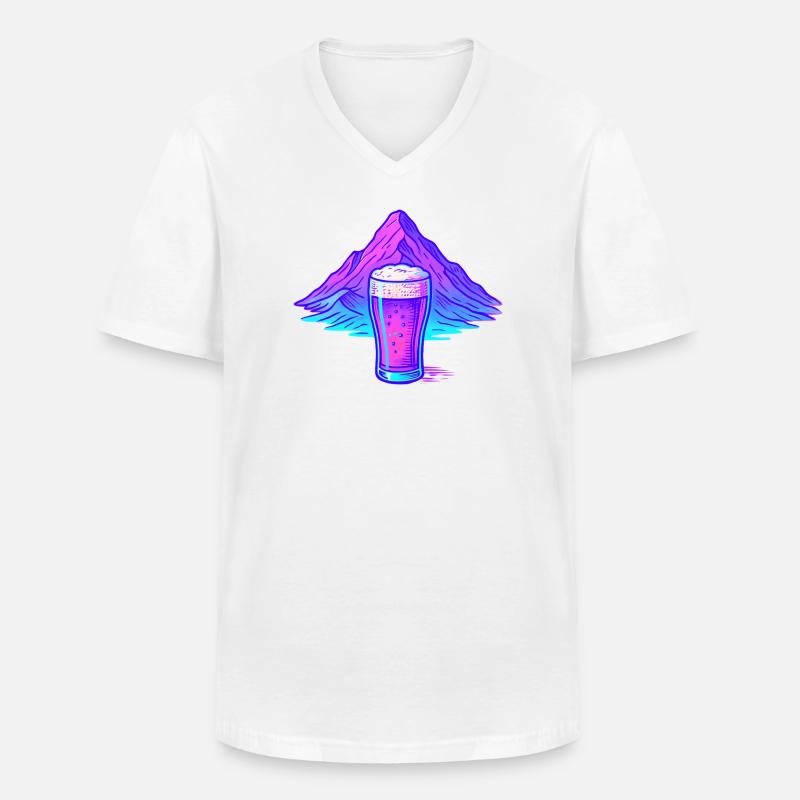 Neon Bierglas vor Berglandschaft - Männer-T-Shirt mit V-Ausschnitt - Weiß