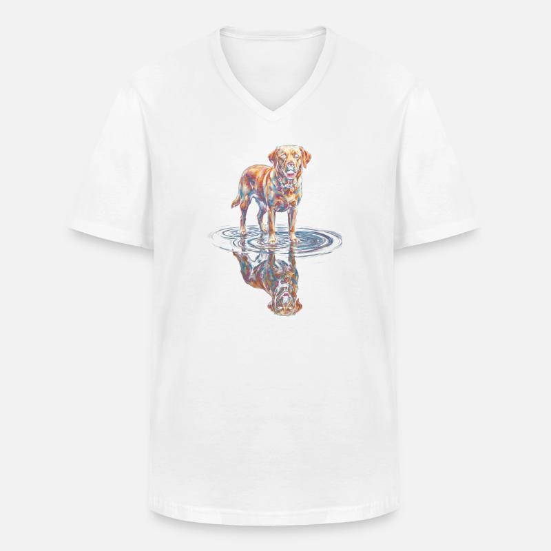 Labrador Retriever mit Wasserreflexion - Männer-T-Shirt mit V-Ausschnitt - Weiß