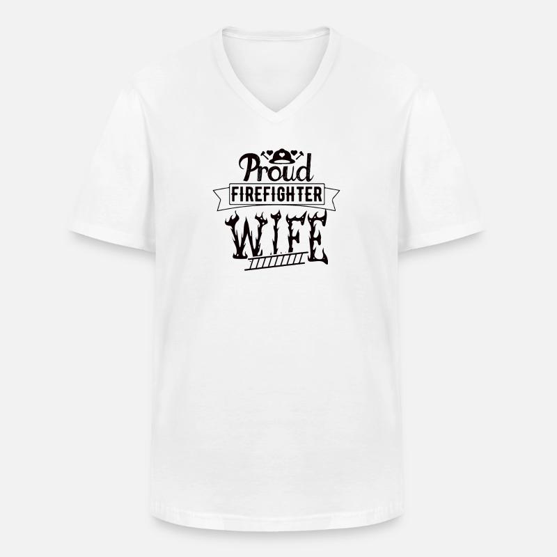 Stolze Feuerwehrmann Ehefrau - Männer-T-Shirt mit V-Ausschnitt - Weiß