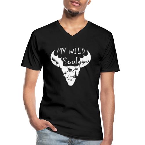 Wild Soul | Wildnis | Elch in Natur | Wilde Seele - Klassisches Männer-T-Shirt mit V-Ausschnitt