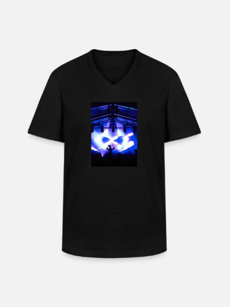 DJ beim Festival - Männer-T-Shirt mit V-Ausschnitt - Schwarz