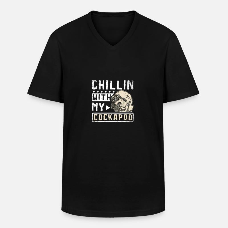 chillin with my cockapoo - Männer-T-Shirt mit V-Ausschnitt - Schwarz