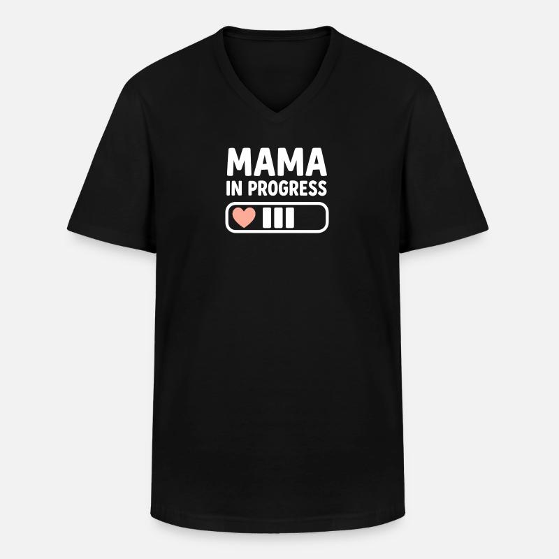 Mama in Progress - Männer-T-Shirt mit V-Ausschnitt - Schwarz
