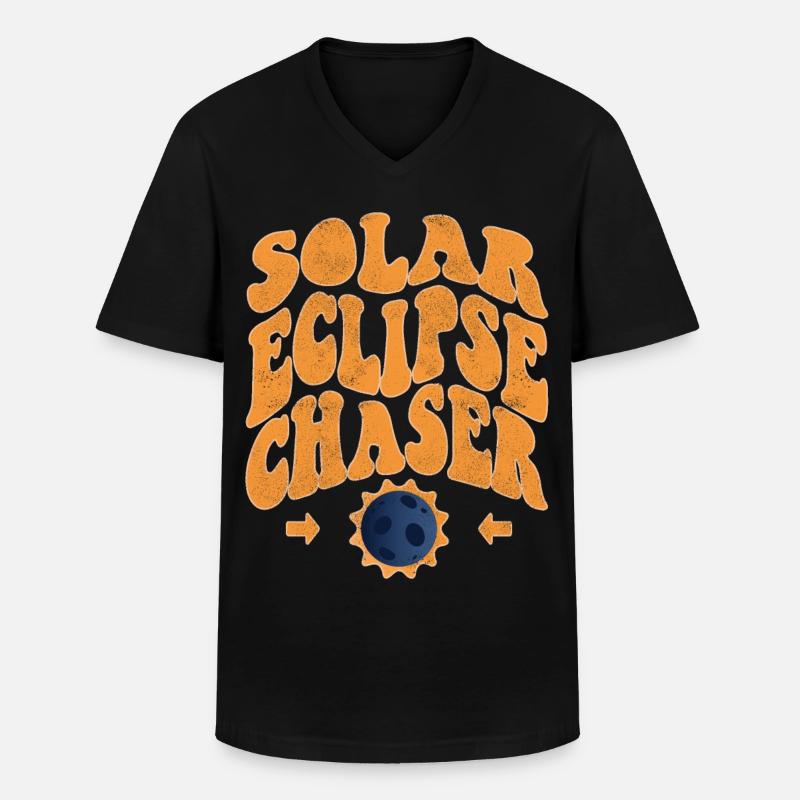Solar eclipse chaser - Männer-T-Shirt mit V-Ausschnitt - Schwarz