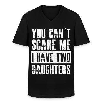 Tu ne peux pas me faire peur, j’ai deux filles - T-shirt col V Homme - noir - Devant - AI Model Male 178 dark (178cm)