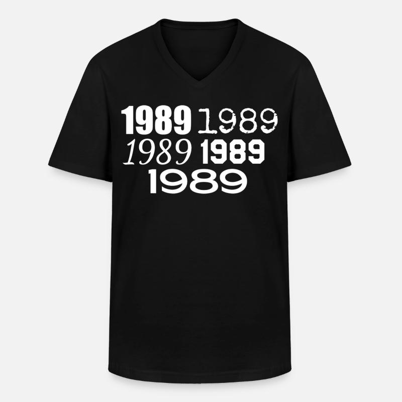 1989 - Männer-T-Shirt mit V-Ausschnitt - Schwarz