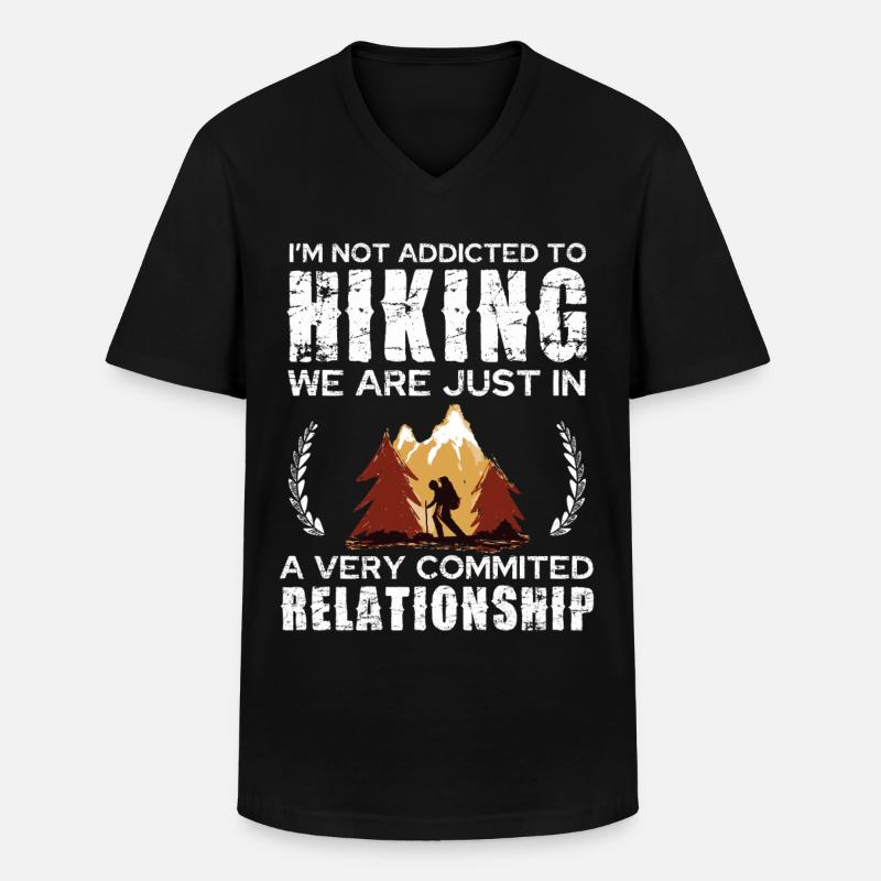 Hiking Commitment Tee Design - Männer-T-Shirt mit V-Ausschnitt - Schwarz