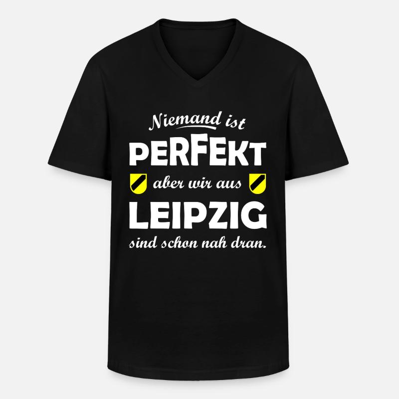 Leipzig nah am Perfekt - Männer-T-Shirt mit V-Ausschnitt - Schwarz