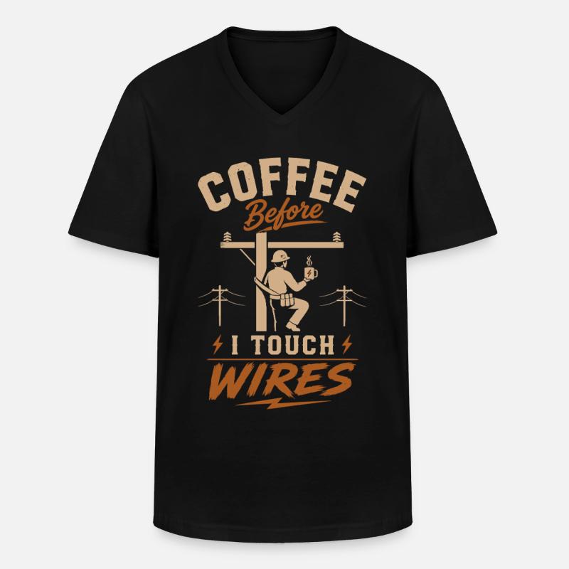 Kaffee Bevor Ich Kabel Anfasse - Männer-T-Shirt mit V-Ausschnitt - Schwarz