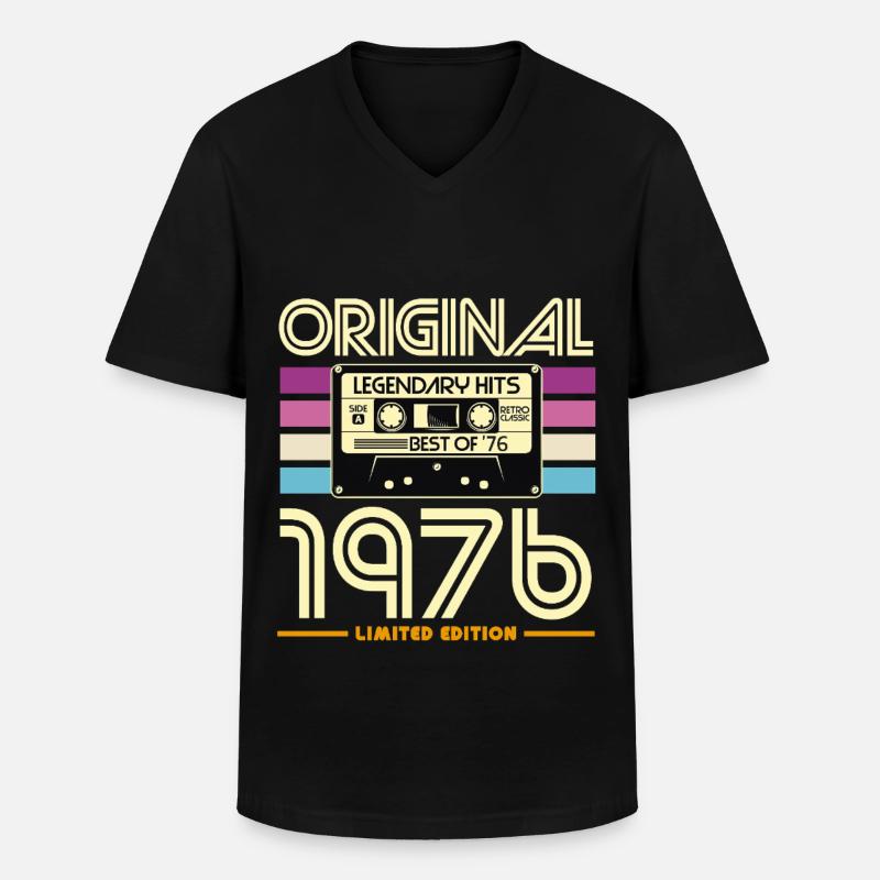 Kassette Retro 1976 Edition - Männer-T-Shirt mit V-Ausschnitt - Schwarz