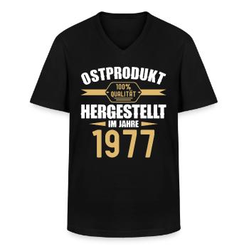 Ostprodukt 45 Geburtstag Mann Frau Jahrgang 1977 - Männer-T-Shirt mit V-Ausschnitt - Schwarz - Vorne - AI Model Male 178 dark (178cm)