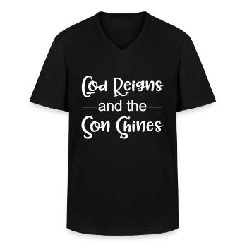 Christlicher Plan Gott regiert und der Sohn leuchtet ein - Männer-T-Shirt mit V-Ausschnitt - Schwarz - Vorne - AI Model Male 178 dark (178cm)