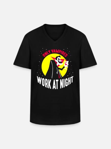 Kun vampyrer arbejder dagskift ordsprog om natten - Klassisk herre T-shirt med V-udskæring - sort