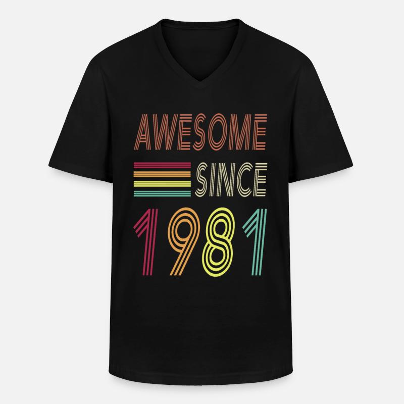 Awesome since 1981 - Männer-T-Shirt mit V-Ausschnitt - Schwarz