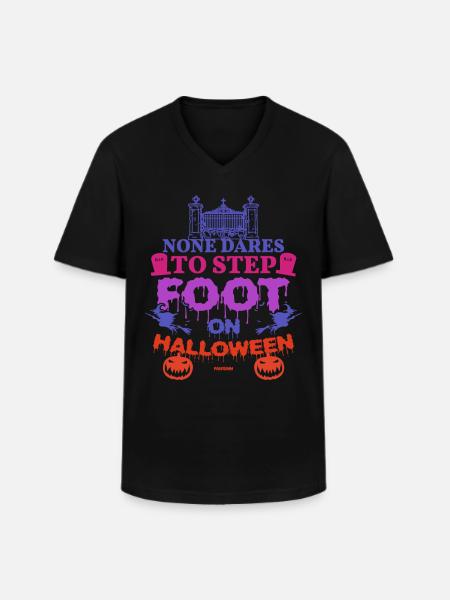 creepy Halloween saying - Men's V-Neck T-Shirt - black