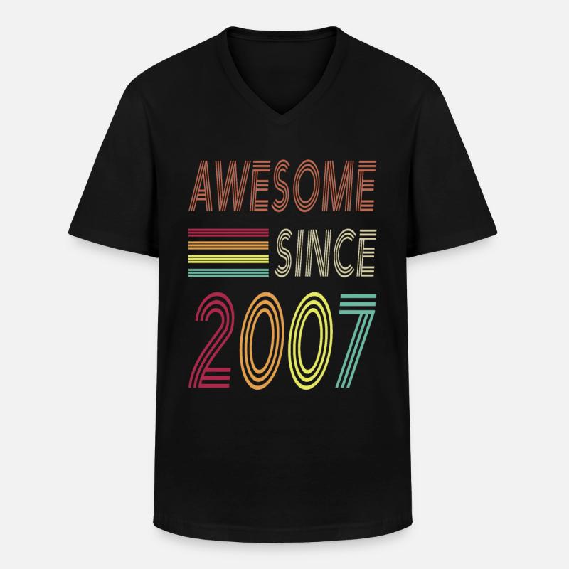 Awesome since 2007 - Männer-T-Shirt mit V-Ausschnitt - Schwarz