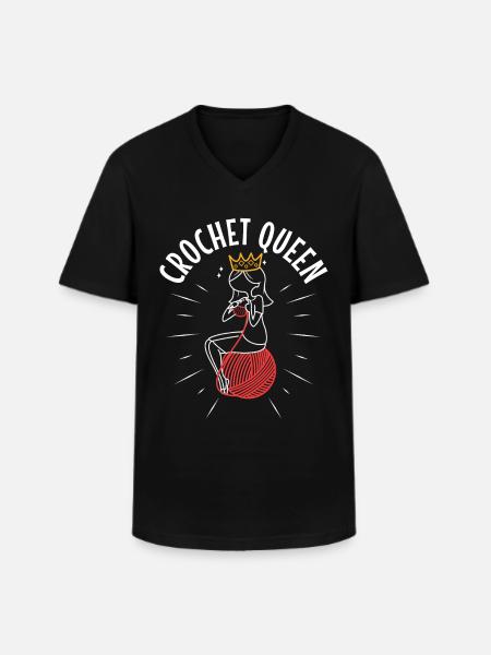 Crochet queen - Men's V-Neck T-Shirt - black