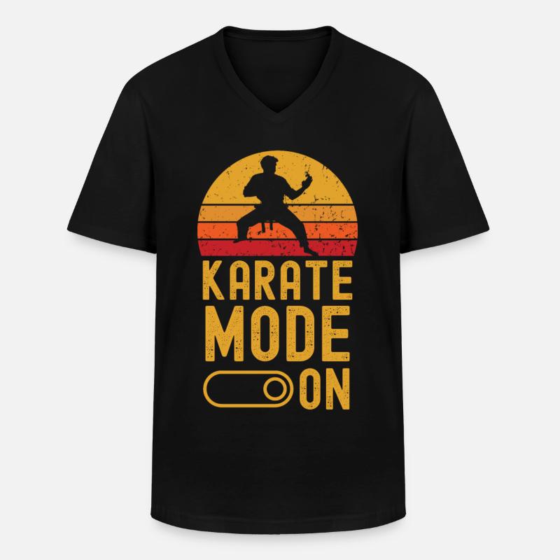 Karate Mode on retro vintage - Männer-T-Shirt mit V-Ausschnitt - Schwarz