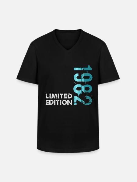 1982 Limited Edition - Männer-T-Shirt mit V-Ausschnitt - Schwarz