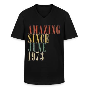Juni 1973 Vintage Geburtstag Geschenk - Männer-T-Shirt mit V-Ausschnitt - Schwarz - Vorne - AI Model Male 178 dark (178cm)