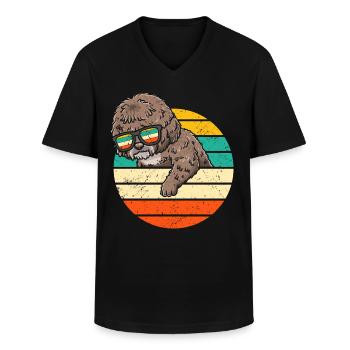 Perro De Agua Español Hund Spanischer Wasserhund - Männer-T-Shirt mit V-Ausschnitt - Schwarz - Vorne - AI Model Male 178 dark (178cm)
