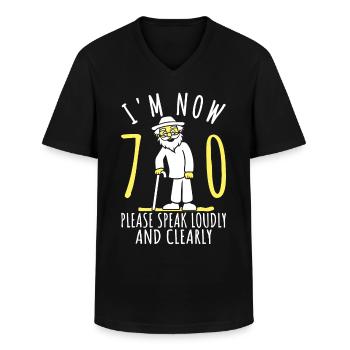 70 års fødselsdag 70 70 Jeg er 70 Nu er jeg 70 år gammel - Klassisk herre T-shirt med V-udskæring - sort - Foran - AI Model Male 178 dark (178cm)
