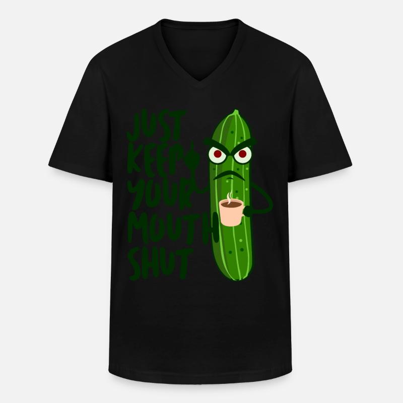 Grumpy Cucumber Middle Finger Coffee - Männer-T-Shirt mit V-Ausschnitt - Schwarz