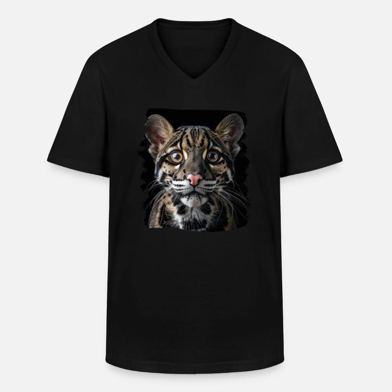 Clouded Leopard Nebelparder - Männer-T-Shirt mit V-Ausschnitt - Schwarz