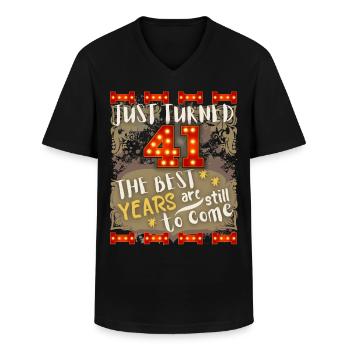 41. Geburtstag 41 Jahre alt Vintage-Design, Spruch - Männer-T-Shirt mit V-Ausschnitt - Schwarz - Vorne - AI Model Male 178 dark (178cm)