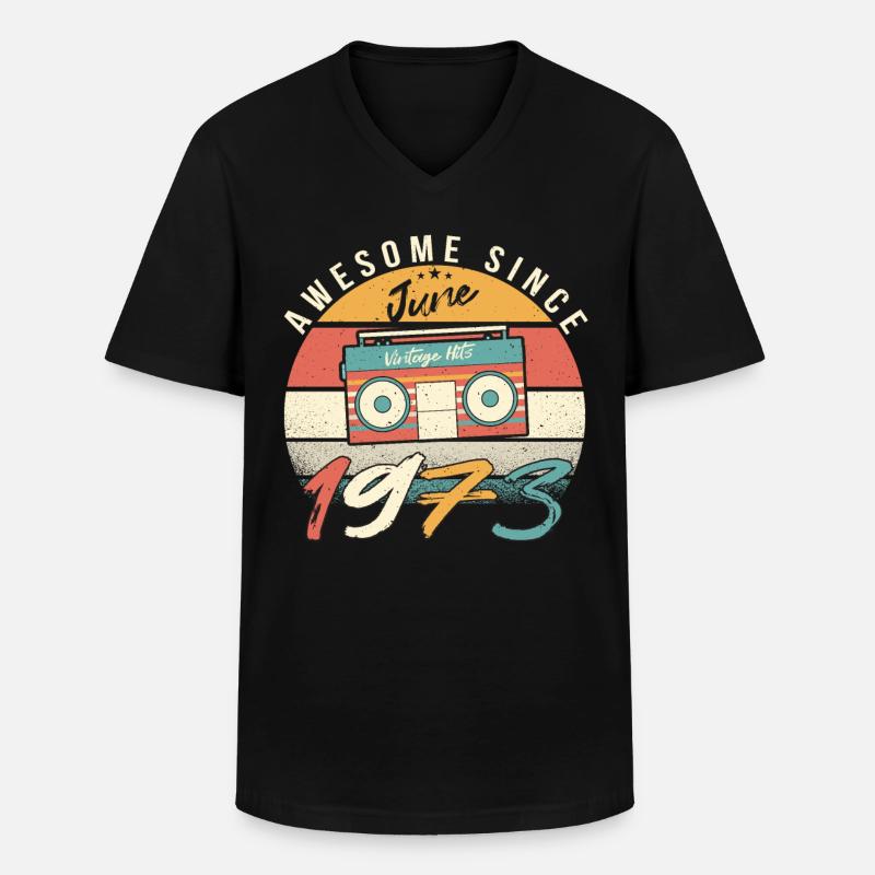 1973 Juni Geschenk - Männer-T-Shirt mit V-Ausschnitt - Schwarz