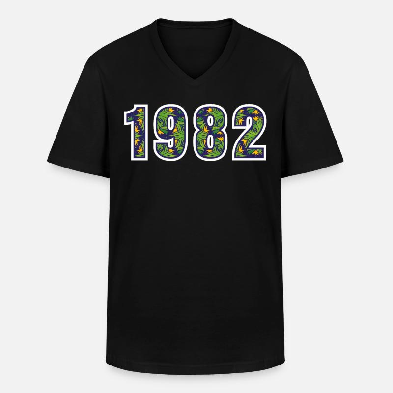 1982 - Männer-T-Shirt mit V-Ausschnitt - Schwarz