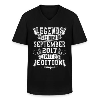 Geburtstag September 2017 Jahr Limited Edition - Männer-T-Shirt mit V-Ausschnitt - Schwarz - Vorne - AI Model Male 178 dark (178cm)