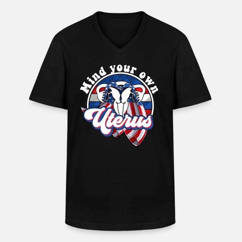 Mind your own uterus - Männer-T-Shirt mit V-Ausschnitt - Schwarz