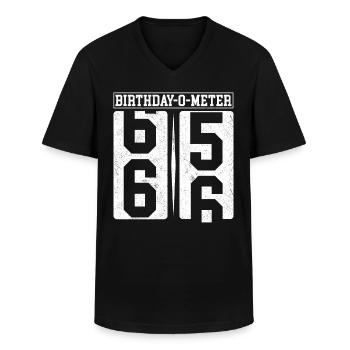 Birthday-O-Meter 66 Joyeux 66e anniversaire Célébrant - T-shirt col V Homme - noir - Devant - AI Model Male 178 dark (178cm)