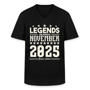 Legender er født i november 2025.Gave jubilæum - Klassisk herre T-shirt med V-udskæring - sort - Foran - AI Model Male 178 dark (178cm)