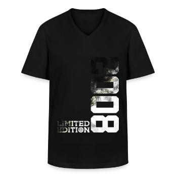 LIMITED EDITION 2008 COOL 18. GEBURTSTAG - Männer-T-Shirt mit V-Ausschnitt - Schwarz - Vorne - AI Model Male 178 dark (178cm)