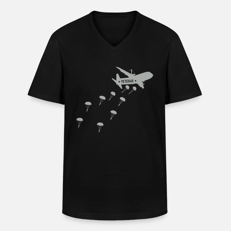 Fallschirmjäger Veteran Flugzeug Absprung - Männer-T-Shirt mit V-Ausschnitt - Schwarz