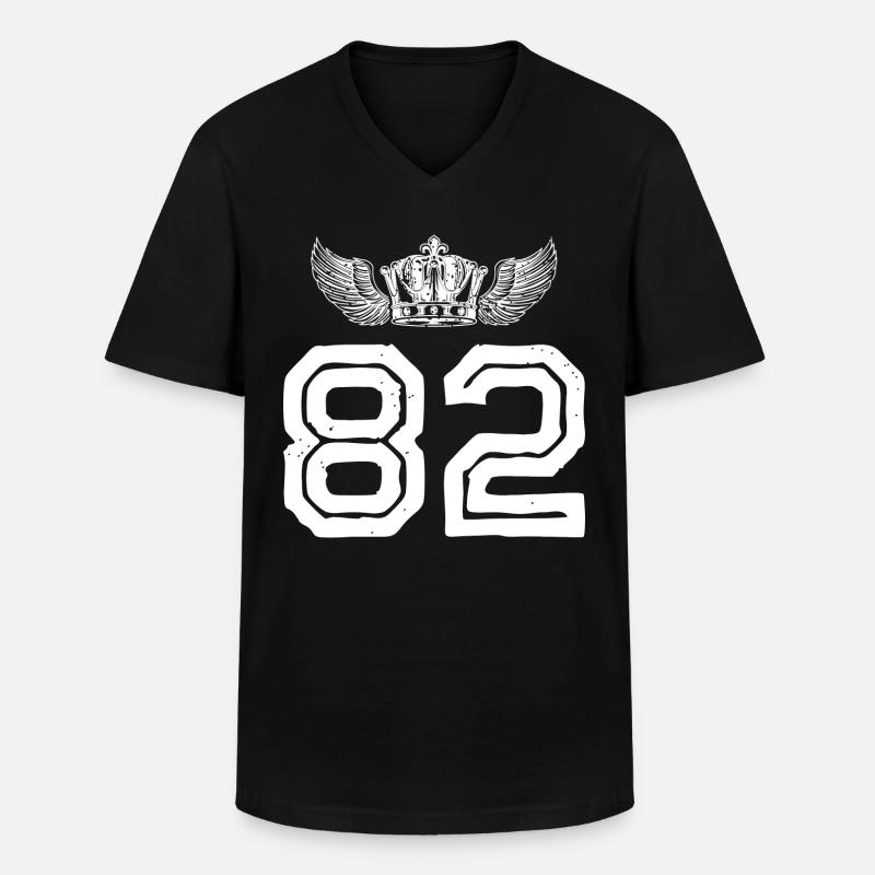 82 Zahl Krone - Männer-T-Shirt mit V-Ausschnitt - Schwarz