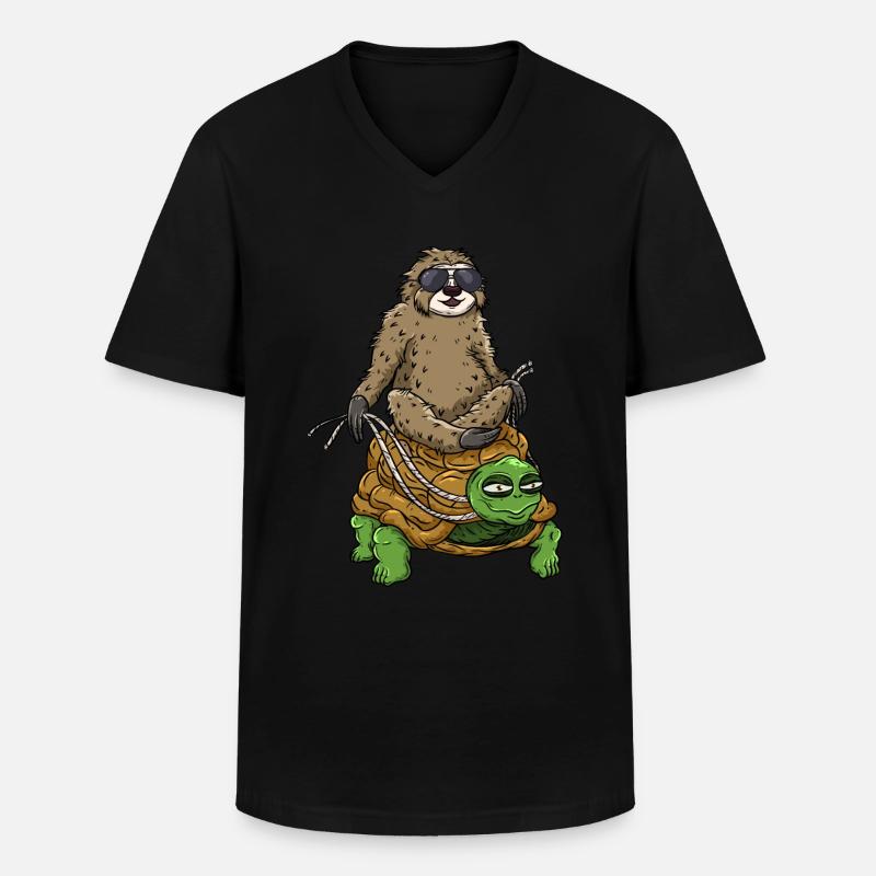 Faultier auf Schildkröte - Männer-T-Shirt mit V-Ausschnitt - Schwarz