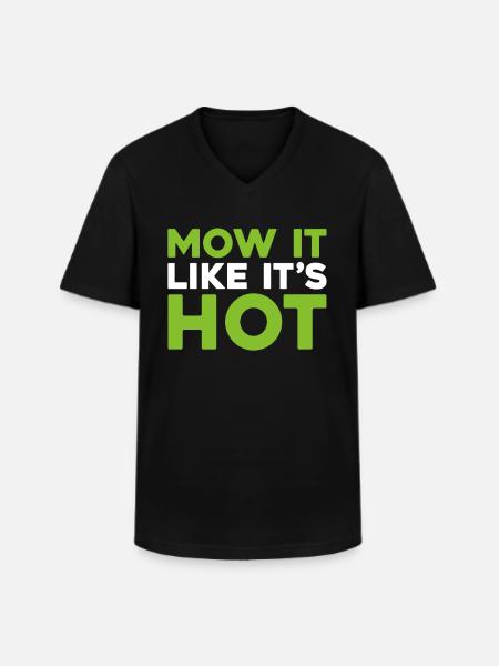 Lawn mower mowing - Men's V-Neck T-Shirt - black