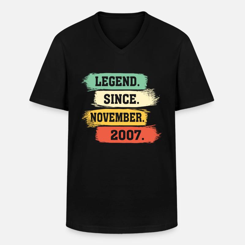 Legend since November 2007 - Männer-T-Shirt mit V-Ausschnitt - Schwarz