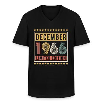 Millésime Décembre 1966 Edition Limitée Anniversaire - T-shirt col V Homme - noir - Devant - AI Model Male 178 dark (178cm)