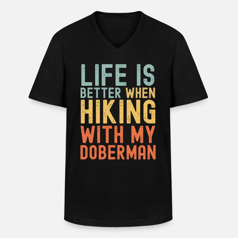 Dobermann Wanderhund retro - Männer-T-Shirt mit V-Ausschnitt - Schwarz