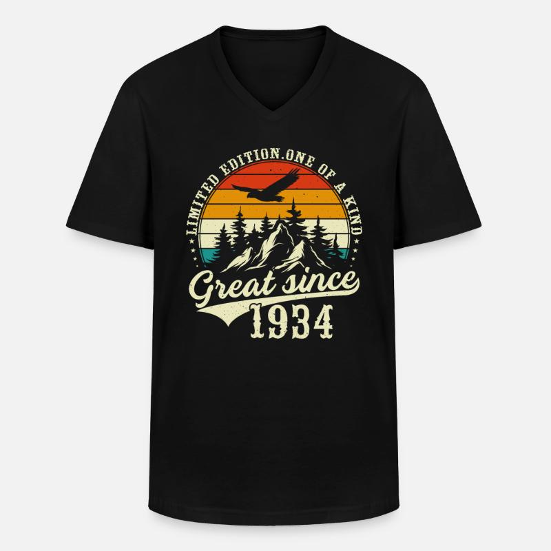 Einzigartig seit 1934 - Männer-T-Shirt mit V-Ausschnitt - Schwarz