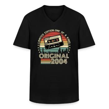 Vintage 2004 - 20 Jahre Geburtstagsgeschenk - Männer-T-Shirt mit V-Ausschnitt - Schwarz - Vorne - AI Model Male 178 dark (178cm)