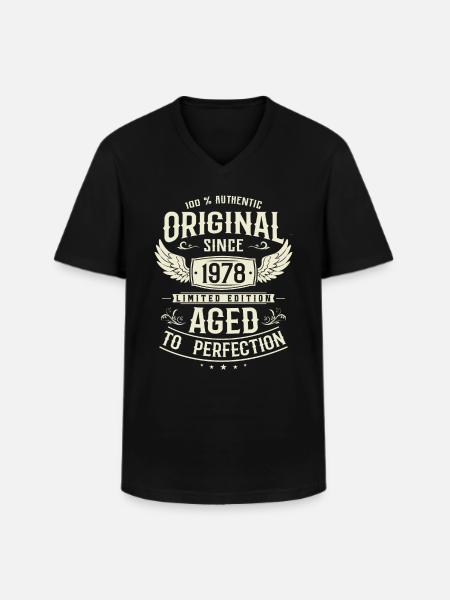 Retro 45th Birthday Present 1978 - Men's V-Neck T-Shirt - black