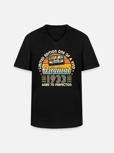 1933 - 90 years legendary - Men's V-Neck T-Shirt - black