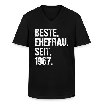 Valentinstag Beste Ehefrau Seit 1967 - Männer-T-Shirt mit V-Ausschnitt - Schwarz - Vorne - AI Model Male 178 dark (178cm)