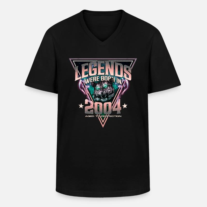 Legenden wurden 2004 geboren - Männer-T-Shirt mit V-Ausschnitt - Schwarz