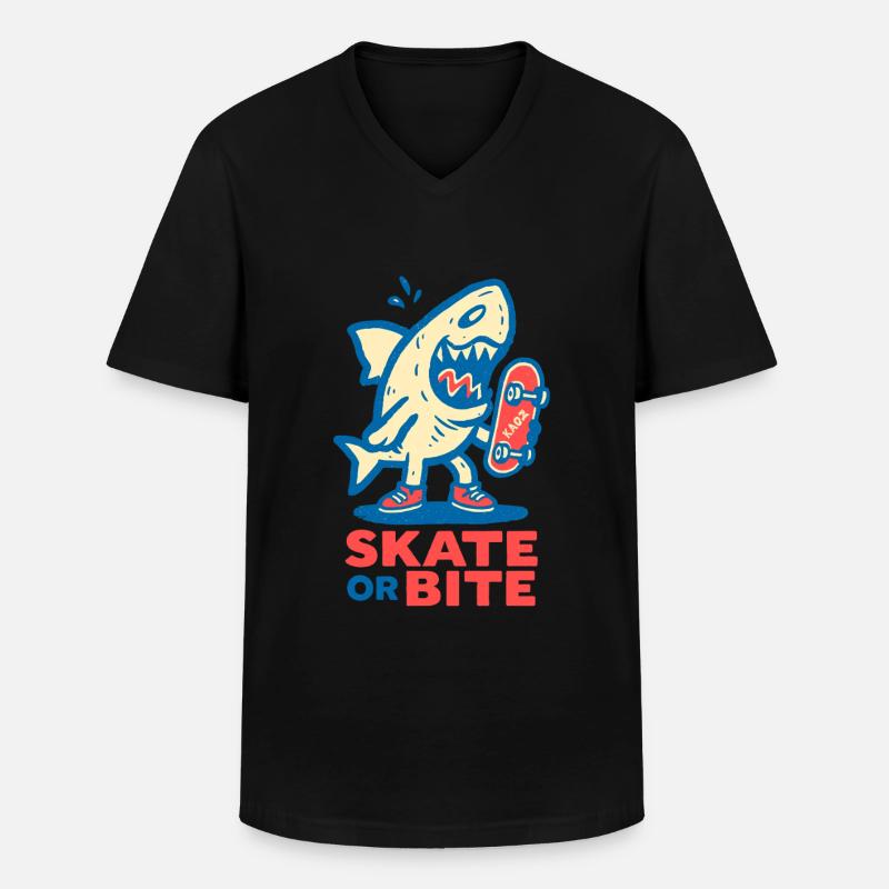 Comic-Hai mit Skateboard und Spruch - Männer-T-Shirt mit V-Ausschnitt - Schwarz